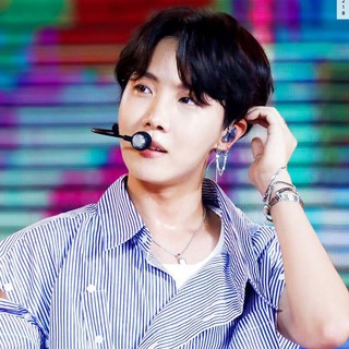 Khuyên tai J-Hope cực cá tính