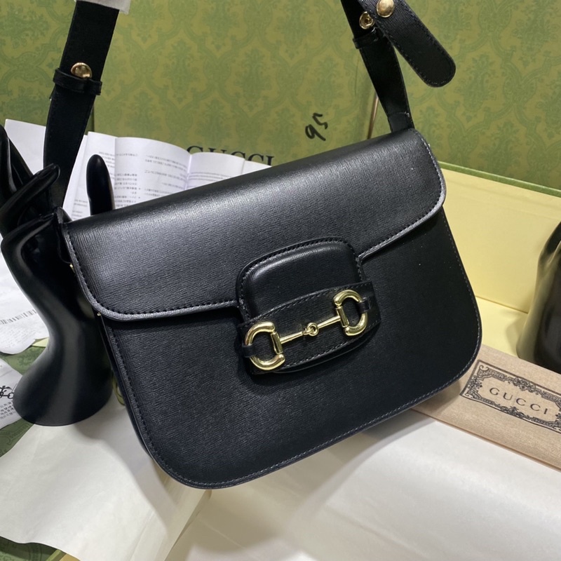 Em túi lv size25cm 3 mầu cực xinh đeo đc 2 mặt lun ạ