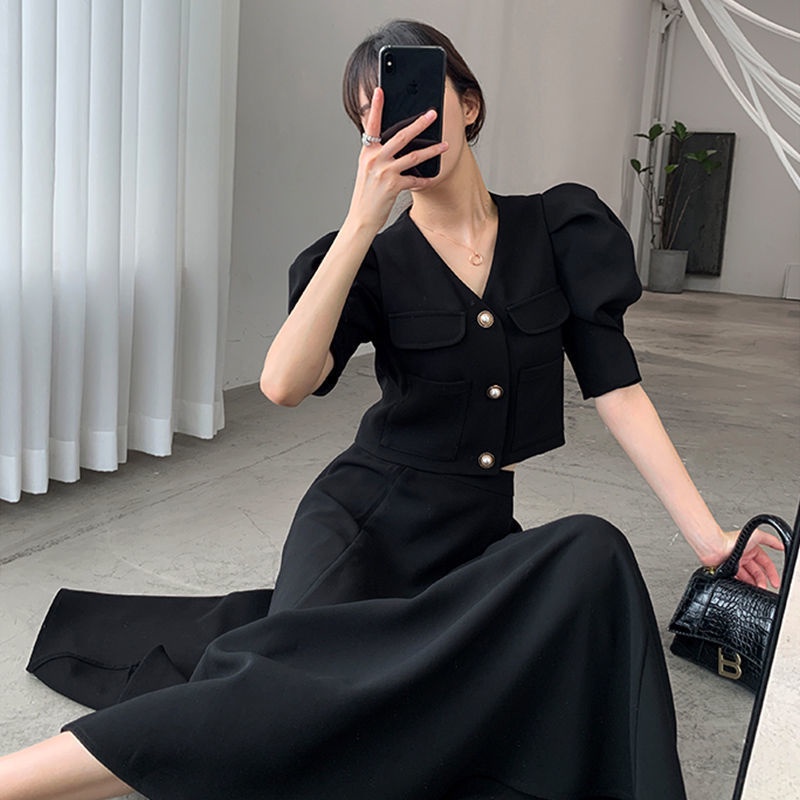 Set Áo Cổ Chữ v Màu Đen Phối Chân Váy Dài Phong Cách Pháp Trẻ Trung Cho Nữ