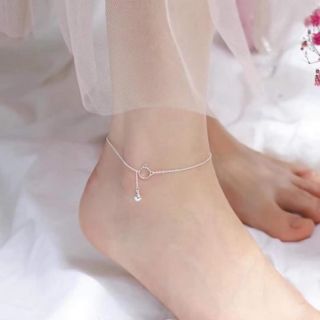 Lắc chân bạc ta đơn giản ít chi tiết