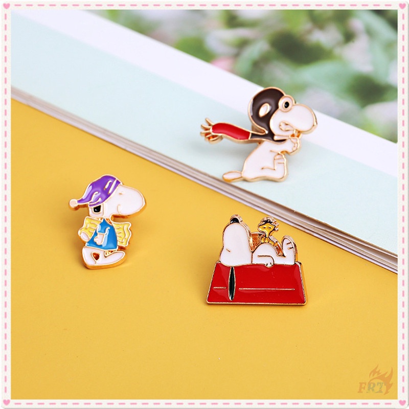 ♥ Snoopy - Ngủ / Trượt Tuyết / Đi Bộ Huy Hiệu ♥ 1 Huy Hiệu Gài Balo Tráng Men Hình Chú Chó Hoạt Hình Dễ Thương