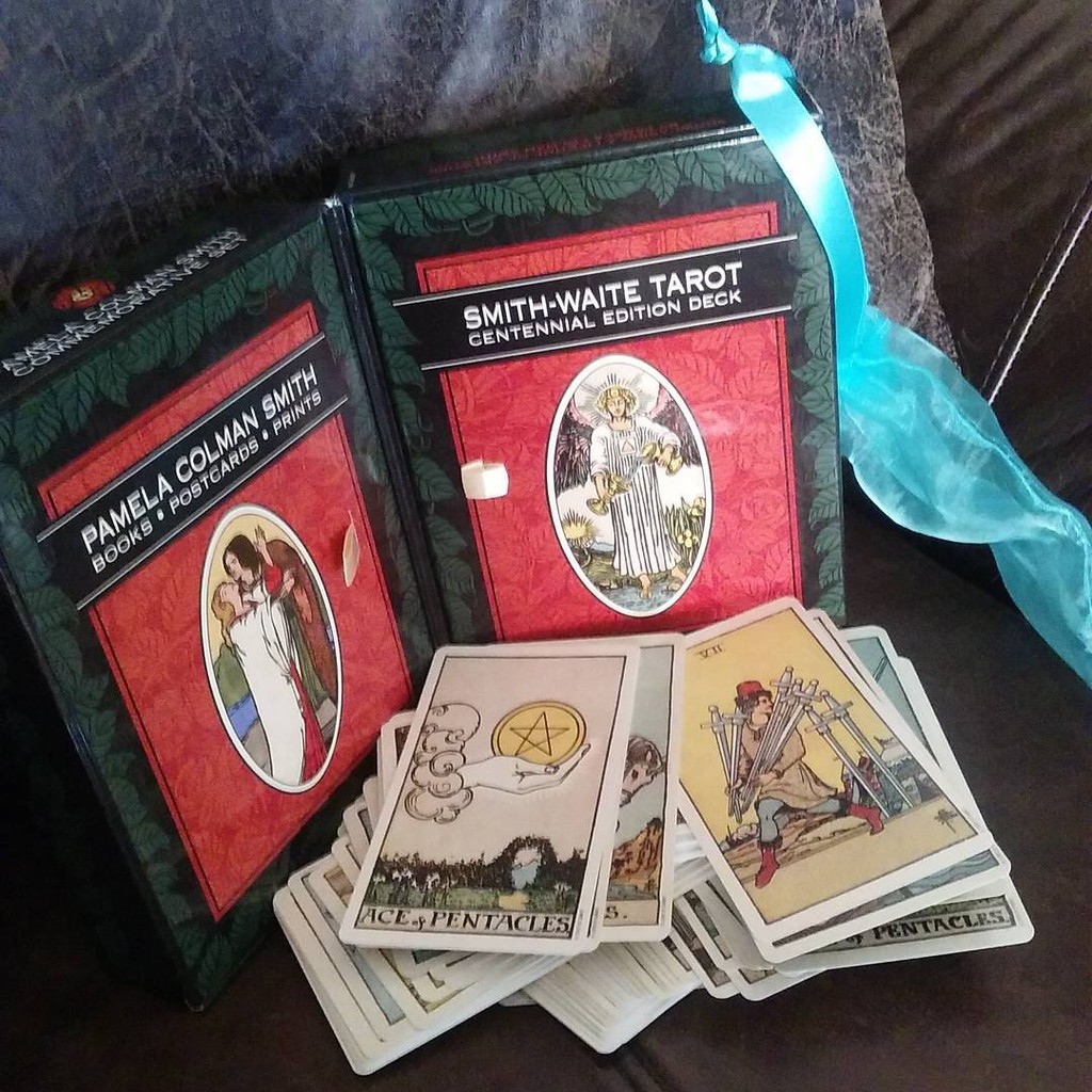 Bộ Bài Pamela Colman Smith Commemorative – Bookset Edition (Mystic House Tarot Shop)