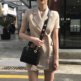 Đầm vest suông gài nút