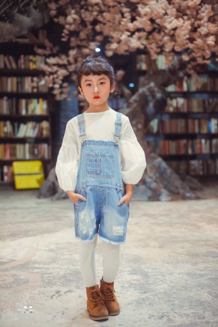 Short yếm jean bé gái Z