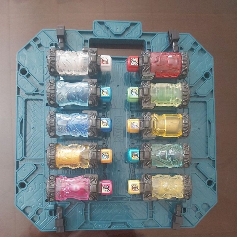 -Đồ chơi Full Bottle  của series phim Siêu nhân Kamen rider build