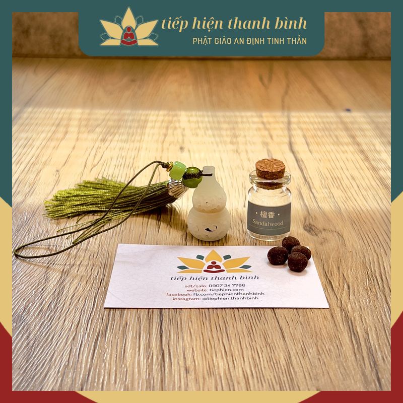 Viên gỗ trầm hương mật ong thảo mộc thơm tủ quần áo, khử mùi xe hơi bỏ túi thơm, xông điện