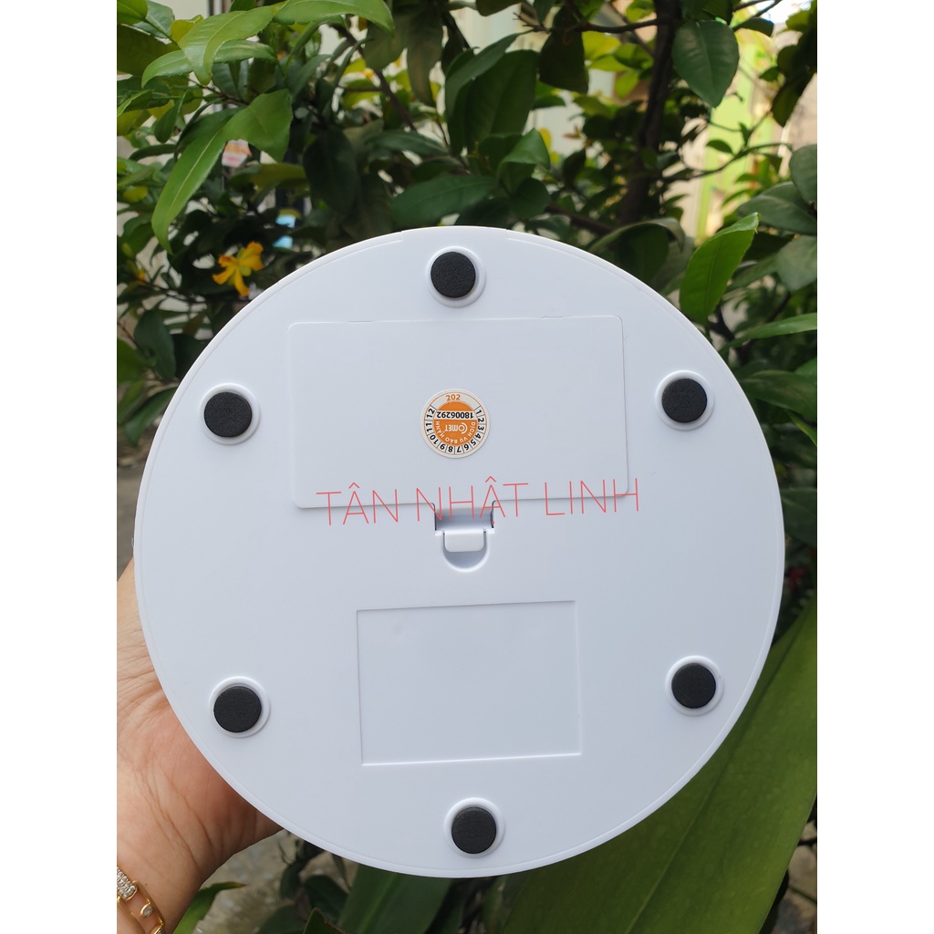 Quạt sạc Comet CRF1506