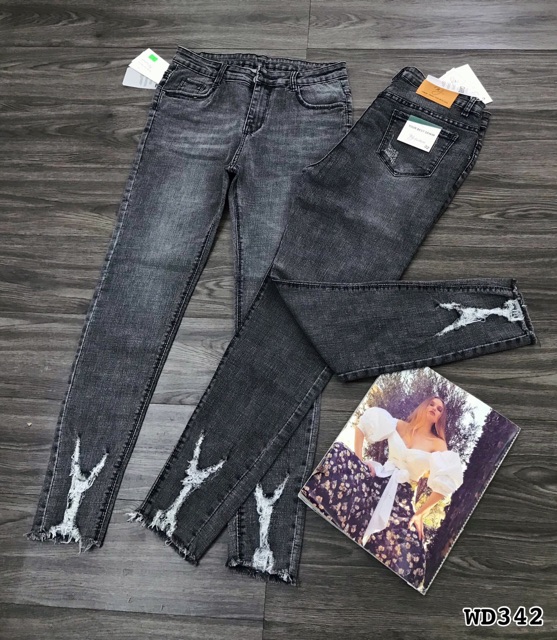 Quần jean xám rách lai