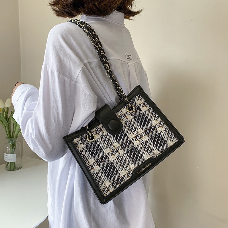 Túi đeo vai thời trang nữ , Túi xách phối dạ nắp cúc bấm siêu xinhTX467