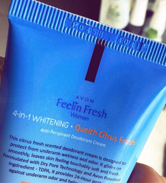 Kem Trắng Nách, Khử Mùi Feelin Fresh Avon tuýt 60g.