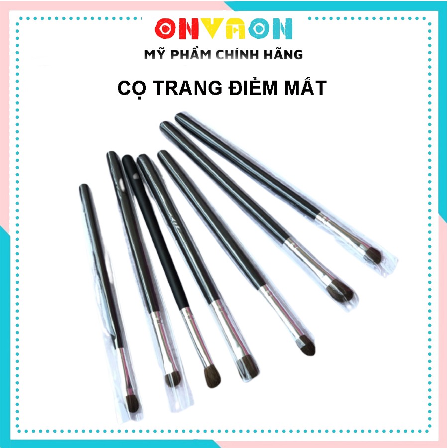Cọ trang điểm mắt màu đen