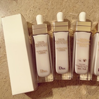 Tinh chất dưỡng trắng da dòng cao cấp Dior prestige light in white tester 30ml
