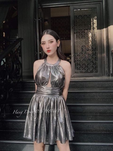 Đầm xòe yếm nhũ hở lưng