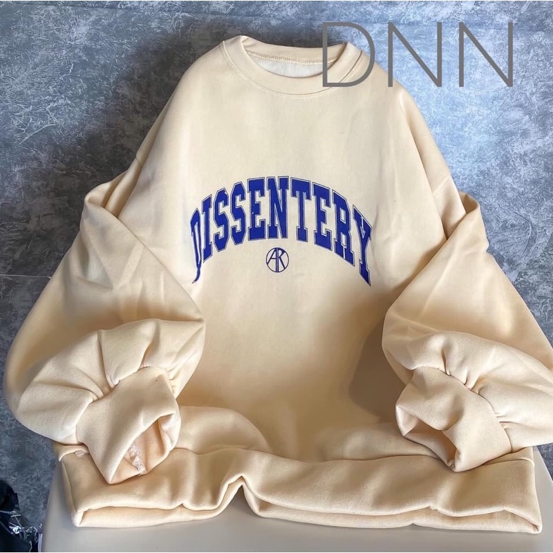 Áo chữ cong DISS bo gấu TH6