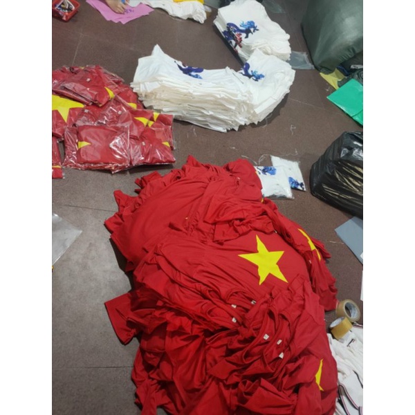 Áo thun cờ đỏ sao vàng cho bé và người lớn, vải thun cotton loại 1, giá tận xưởng