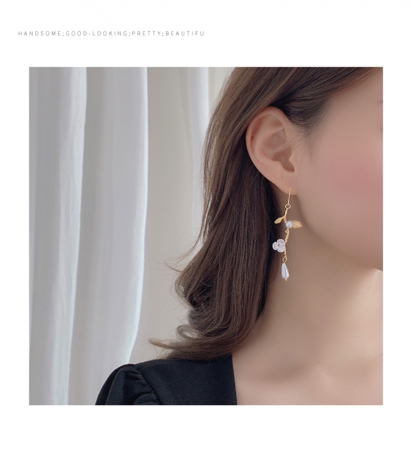 Hoa tai dáng dài đính ngọc trai giả thời trang Hàn Quốc