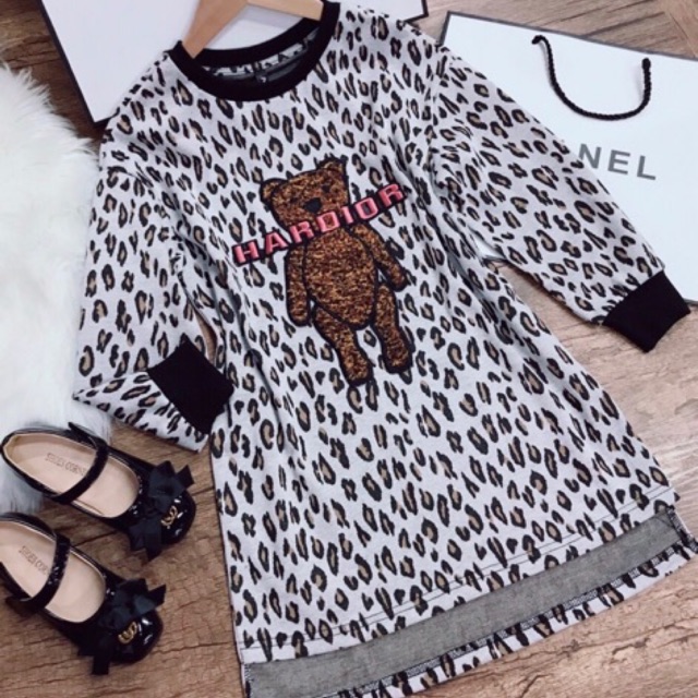 Váy báo cho bé cực đẹp ( size từ 20- 48kg) ạ. Mẹ nào 48kg đổ xg có thể bon chen mặc đôi vs con được 