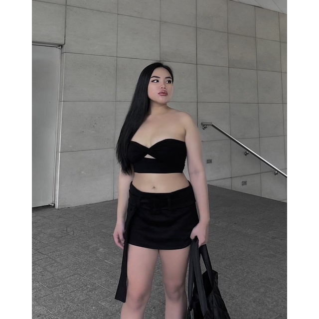 Áo Croptop Ống Xoắn Ngực Chlisty Twisted Bust Top