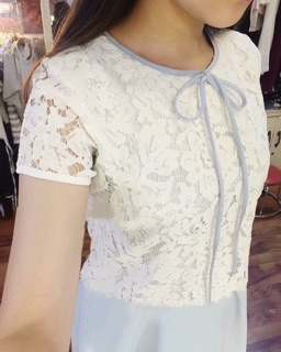 Đầm ren phối tiểu thư