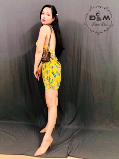 Đầm yếm hở lưng cổ đổ