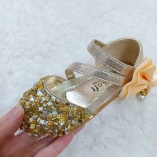 Sandal bé gái