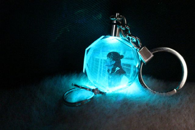 Móc khóa pha lê, quà tặng sinh nhật giá rẻ có khắc theo yêu cầu