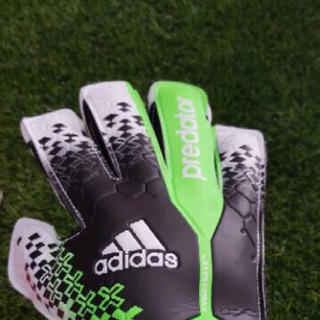 Găng tay thủ môn Adidas