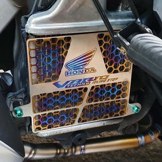 Che két nước titan gắn vario.