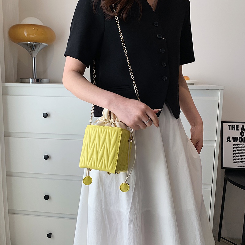 Túi Đeo JASMIN NOIR Chéo In Hoa Phối Dây Xích Thời Trang Nữ