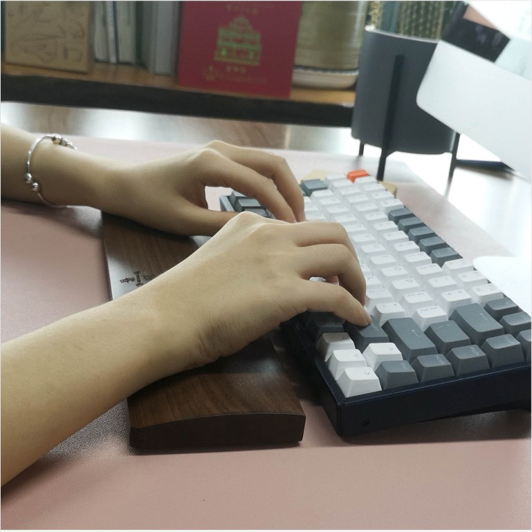 ♜☸♨Mechanical keyboard wooden large hand rest wrist pad wrist 87 hand mouse wrist rest black walnut solid wood palm rest ikbc