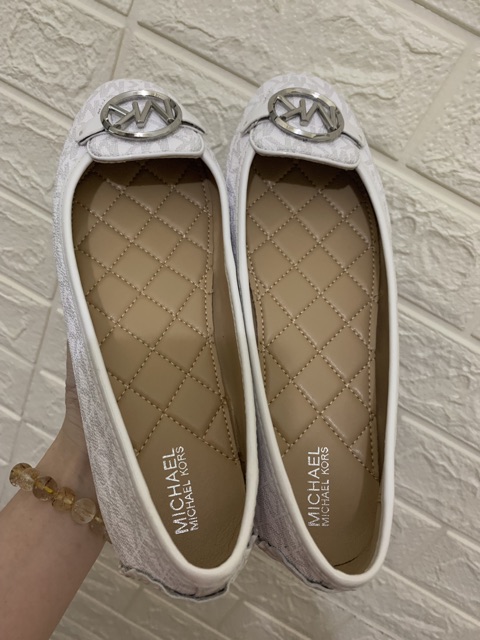 Giầy MK trắng logo size 7 ~38