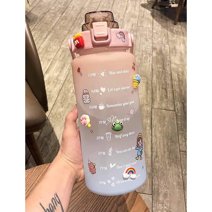 Bình Nước 2 Lít Dành Cho Người Lười Uống Nước , Bình Nước Cute 2L Có Ống Hút, Vạch Chia Nhắc Giờ