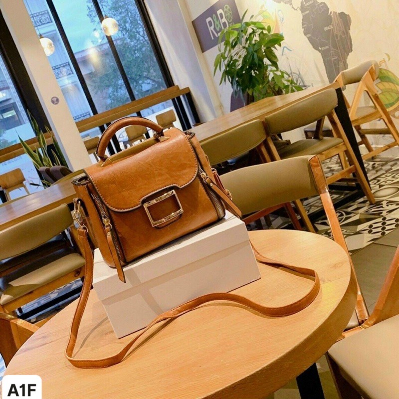 Túi xách dây đeo chéo khoá sườn cực đẹp size 22cm. Sỉ 100k