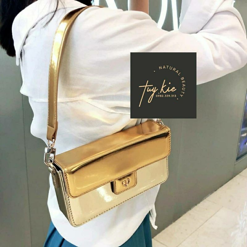 Túi đeo vai Cle De Peau Vàng Đồng
