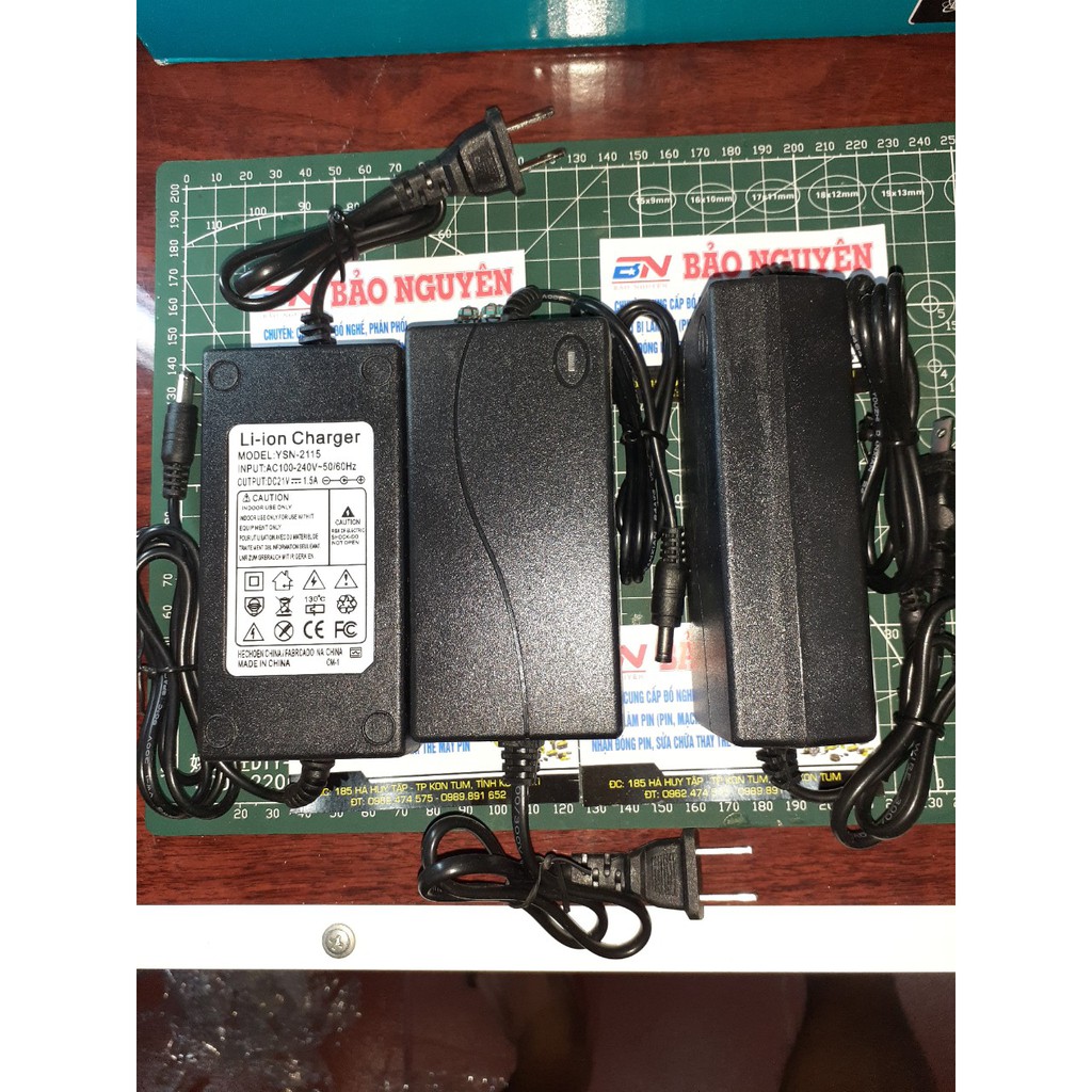 Sạc 5s 21v 1.5a, chuyên sạc pin Li-ion 18v, có đèn báo đầy.BN.