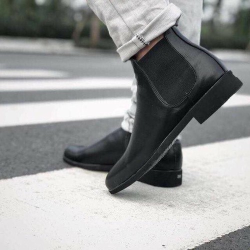 Giày Boot Nam Da Bóng Lỳ Màu Đen Phom Dáng Trẻ Trung Dễ Làu Chùi. Giày Boots Nam Cao Cấp SAVVY SHOP