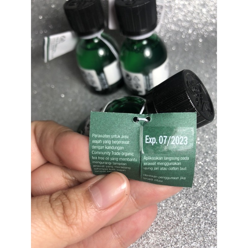 THE BODY SHOP (Hàng Mới Về) Tinh Dầu Cây Trà Trị Mụn 20ml Và 10ml