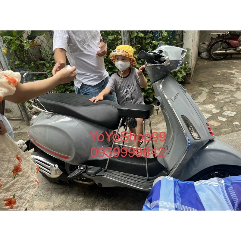 Ghế ngồi xe tay ga cho bé Vespa không tựa