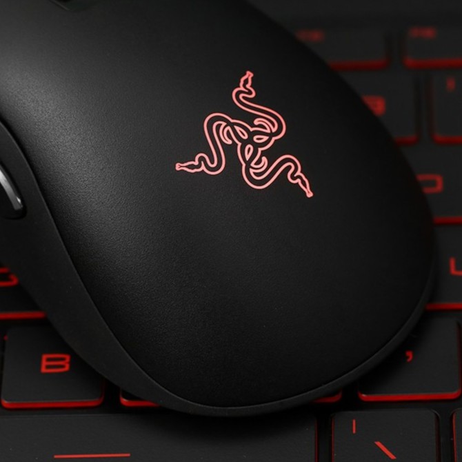 Chuột Có Dây Gaming Razer DeathAdder V2 Đen 20000 DPI - Hàng chính hãng - BH 24 tháng