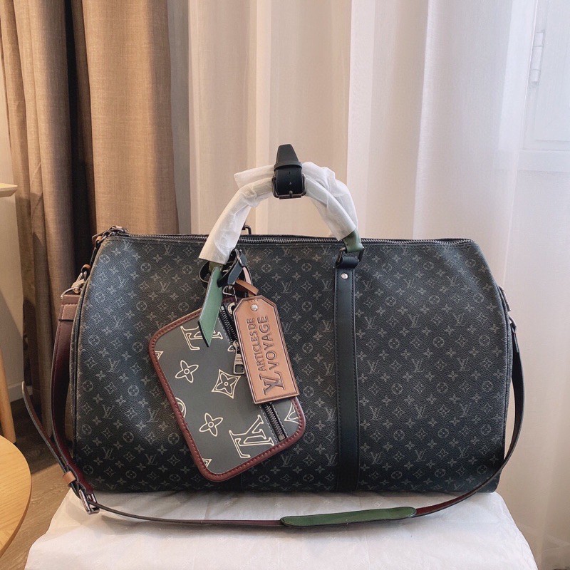 túi xách tay đựng quần áo có dây đeo vai tháo rời tuỳ chỉnh kèm ví bóp nhỏ louis vuitton LV