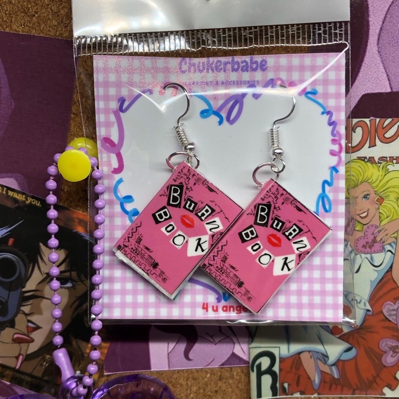 Khuyên Tai Quyển Sách Burn Book Trong Phim Mean Girls