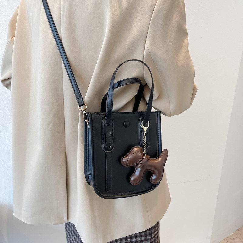 Túi xách nữ đeo chéo tặng móc chó treo, túi xách giá rẻ, túi xách đẹp, túi xách công sở 251