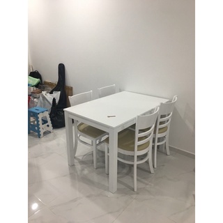 Bộ ăn cabin có cả 4 ghế