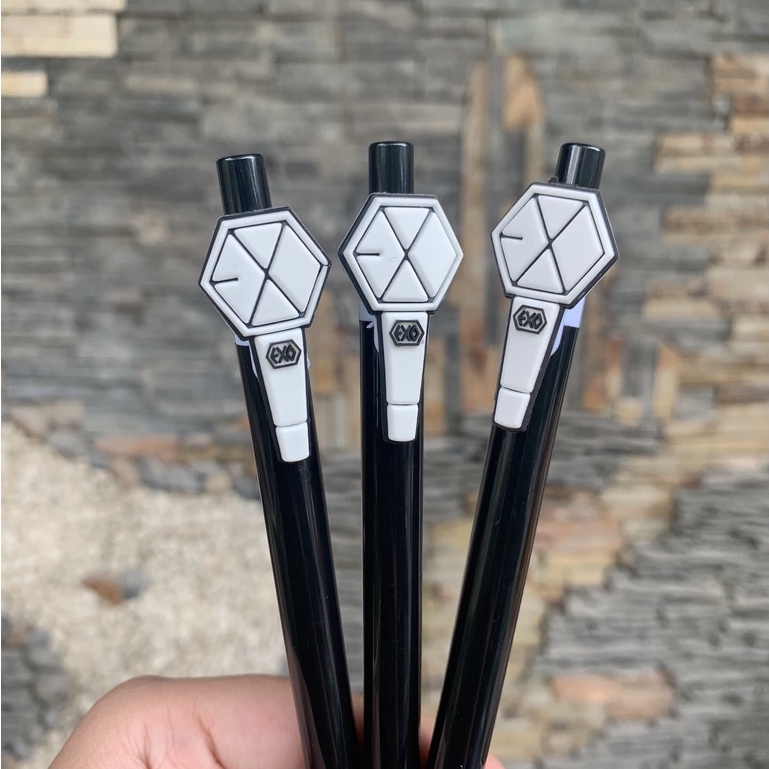 Bút bấm dẻo Bangtan E X O