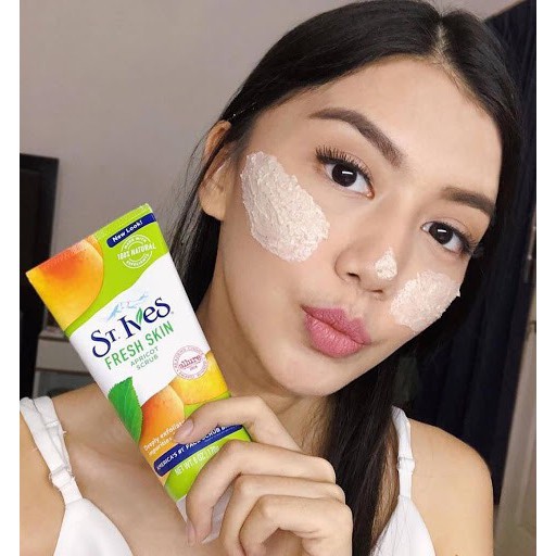 Sữa Rửa Mặt Tẩy Tế Bào Chết St.Ives