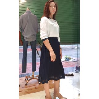 Set công sở chân váy von xếp li nhật mix áo von Hàn