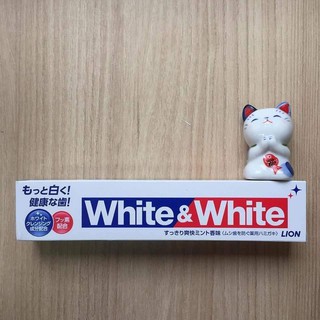 Kem đánh răng làm trắng White & White