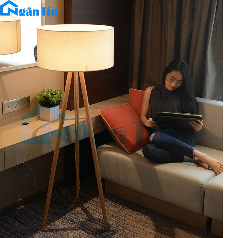 Đèn Cây Đứng Đọc Sách 3 Chân Gỗ Trang Trí Phòng Khách Phòng Ngủ DC539 Ngân Tin