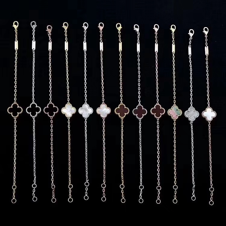 Vòng Đeo Tay Hình Cỏ Bốn Lá Mạ Vàng Hồng 18K Dành Cho Nữ