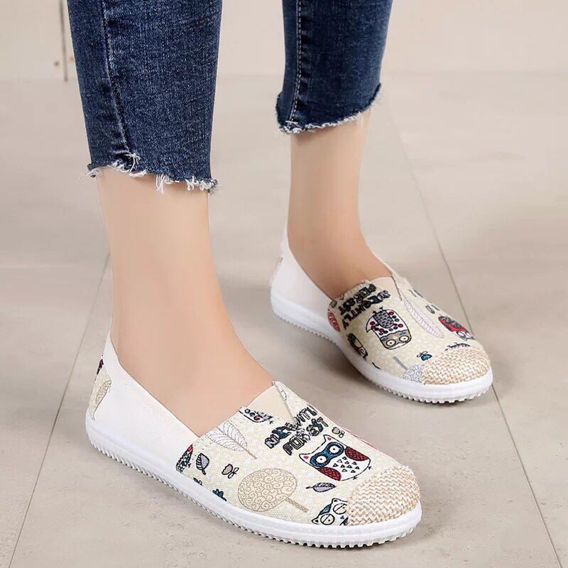 Giày lười Slip On đế mềm họa tiết chiếc lá